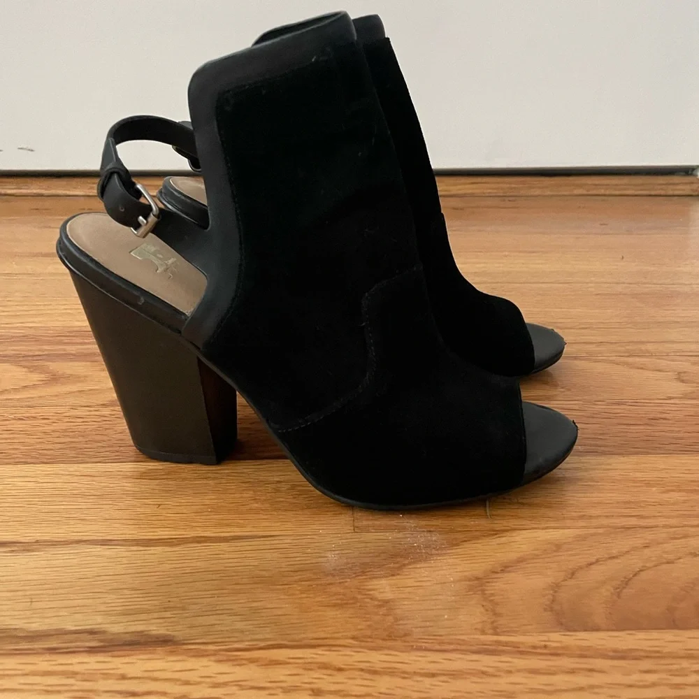 Heels - Picture 5 of 5